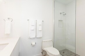 SeaDreams Boutique Condos