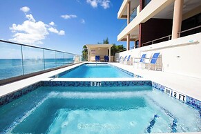 SeaDreams Boutique Condos