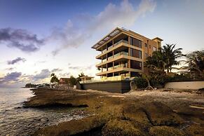 SeaDreams Boutique Condos