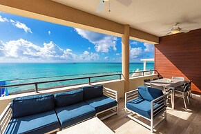 SeaDreams Boutique Condos