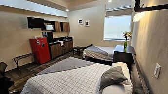 A30 Plaza Acequia Suite Black Plus