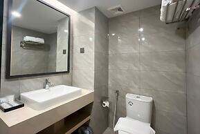 MAXONE Batam