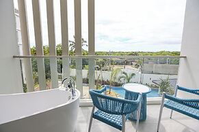 Luxu Hotel and Resort