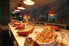 Luxu Hotel and Resort