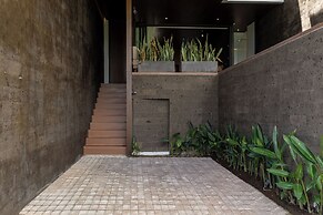 Nava Tamora by Betterplace