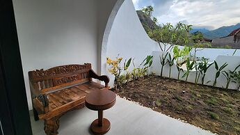Bnaya Villa Riverside