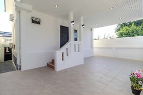 Prime Location  Pool View BBQ V274