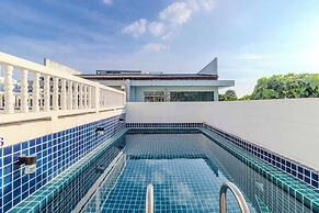 Prime Location  Pool View BBQ V274