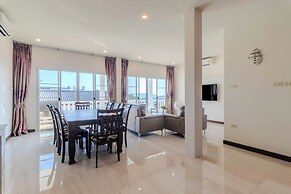 Prime Location  Pool View BBQ V274