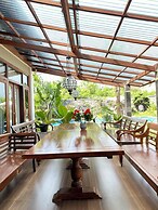 Omnni Villa Borobudur