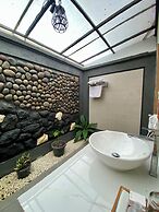 Omnni Villa Borobudur
