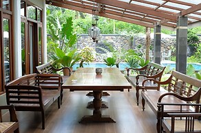 Omnni Villa Borobudur