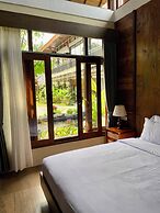Omnni Villa Borobudur