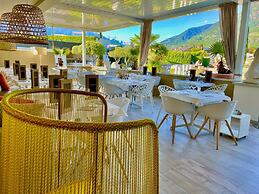 SCHLOSSHOF SÜDTIROL – Hotel & Camping Resort