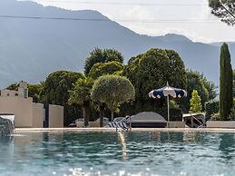 SCHLOSSHOF SÜDTIROL – Hotel & Camping Resort