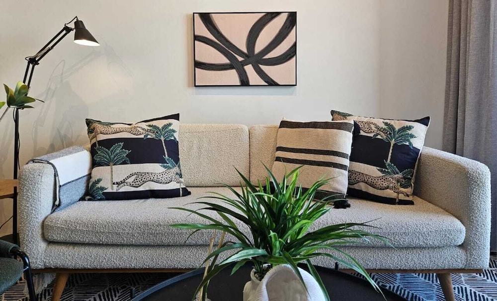 FOUR on O - Fluent Serviced Apartments