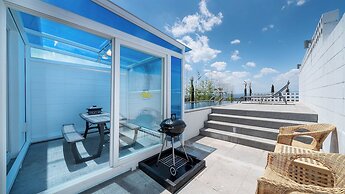 Uni’s Ocean Pool Villa