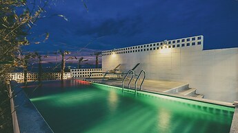 Uni’s Ocean Pool Villa