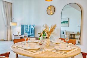 PVH - Serene Central 2BR - Creek Horizon