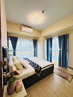 Luxury Staycation beside Okada