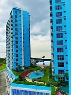 Luxury Staycation beside Okada