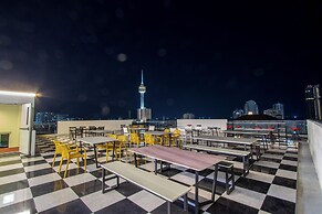 DWIJA HOTEL & SUITE