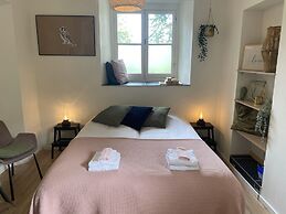 Modern Studio 3 in Historic Abbey