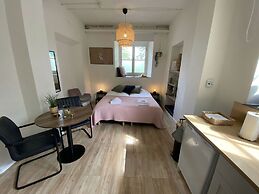 Modern Studio 3 in Historic Abbey