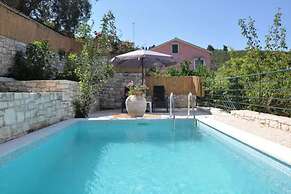 Villa Adamantia in Ozias
