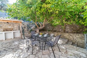 Villa Adamantia in Ozias