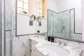 Rental in Rome Borghese Apartment