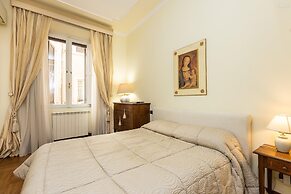 Rental in Rome Borghese Apartment