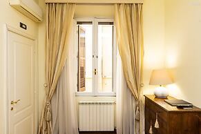 Rental in Rome Borghese Apartment