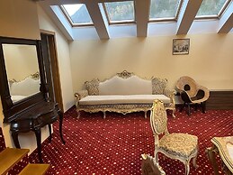 Classic Inn By Radacini