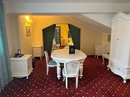 Classic Inn By Radacini