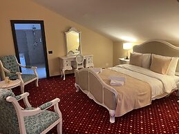 Classic Inn By Radacini