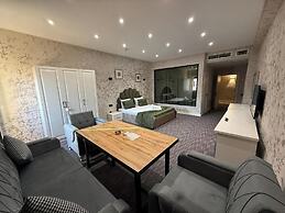 Black Mont Inn
