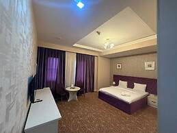 Black Mont Inn