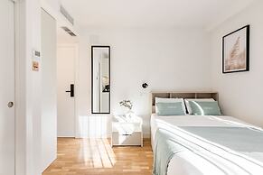 Square Rooms by Charming