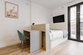 Square Rooms by Charming