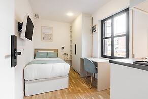 Square Rooms by Charming