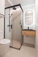 Square Rooms by Charming