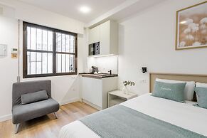 Square Rooms by Charming