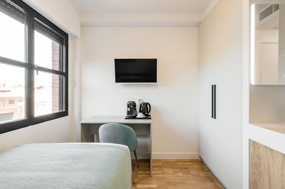Square Rooms by Charming