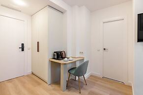 Square Rooms by Charming