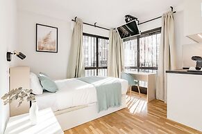 Square Rooms by Charming