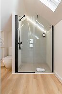 Square Rooms by Charming