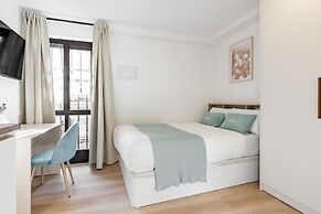 Square Rooms by Charming