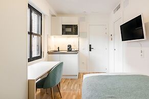 Square Rooms by Charming