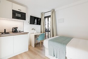 Square Rooms by Charming
